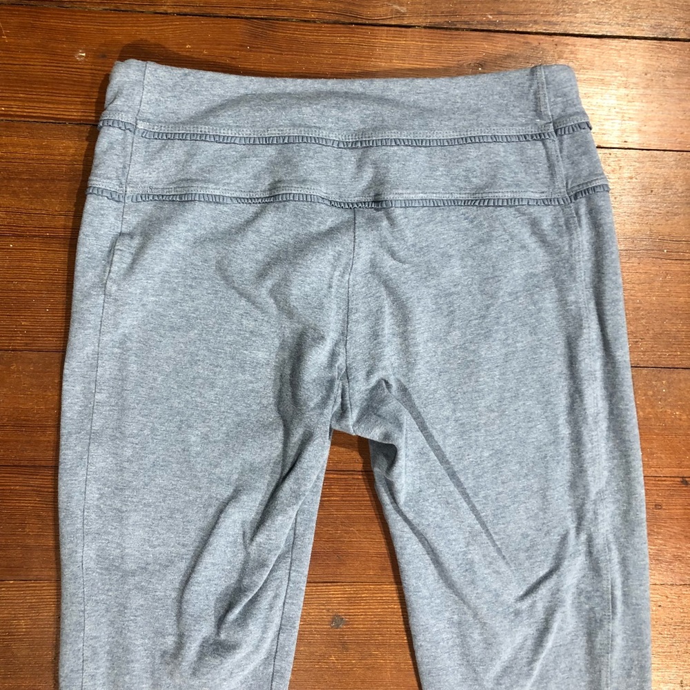 Athleta Ruffle Capris - Picture 5 of 8